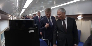 Из Саратова в Москву впервые отправится двухэтажный поезд «Огни Саратова» Из Саратова в Москву впервые отправится двухэтажный поезд «Огни Саратова»