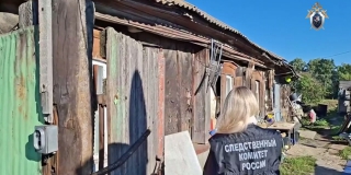 В Калининске женщина и двое детей умерли из-за отравления колбасой В Калининске женщина и двое детей умерли из-за отравления колбасой