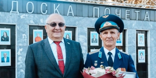 Имена 24 саратовцев занесли на обновленную Доску почета Имена 24 саратовцев занесли на обновленную Доску почета