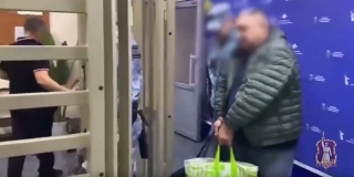 В Волгограде саратовского бизнесмена задержали за хищение 38 млн рублей В Волгограде саратовского бизнесмена задержали за хищение 38 млн рублей